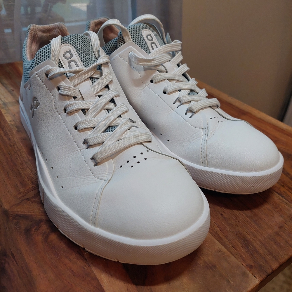 The Roger Advantage ON sneaker